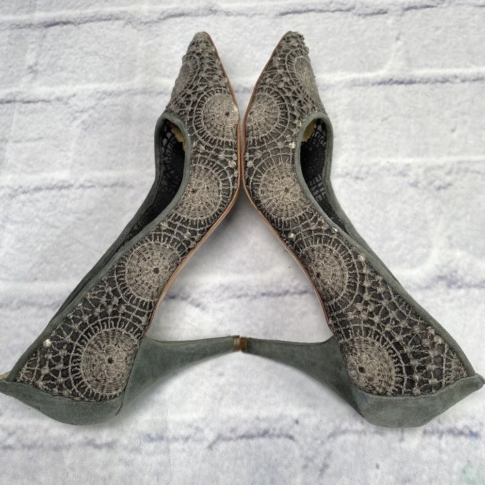 Latitude Femme Italy Pumps Women Size 40 US 9 Gray Suede Crochet Mesh 3